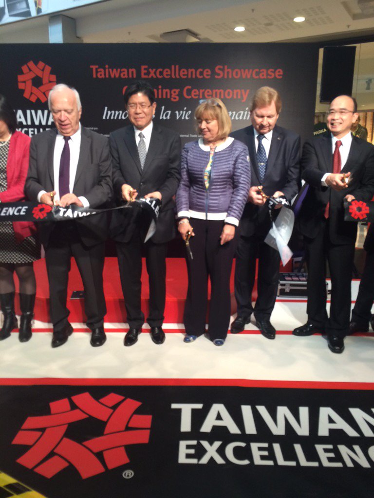 TWexcellencefr's tweet photo. #TaiwanExParis officiellement inauguré ! https://t.co/m4FF2dinap