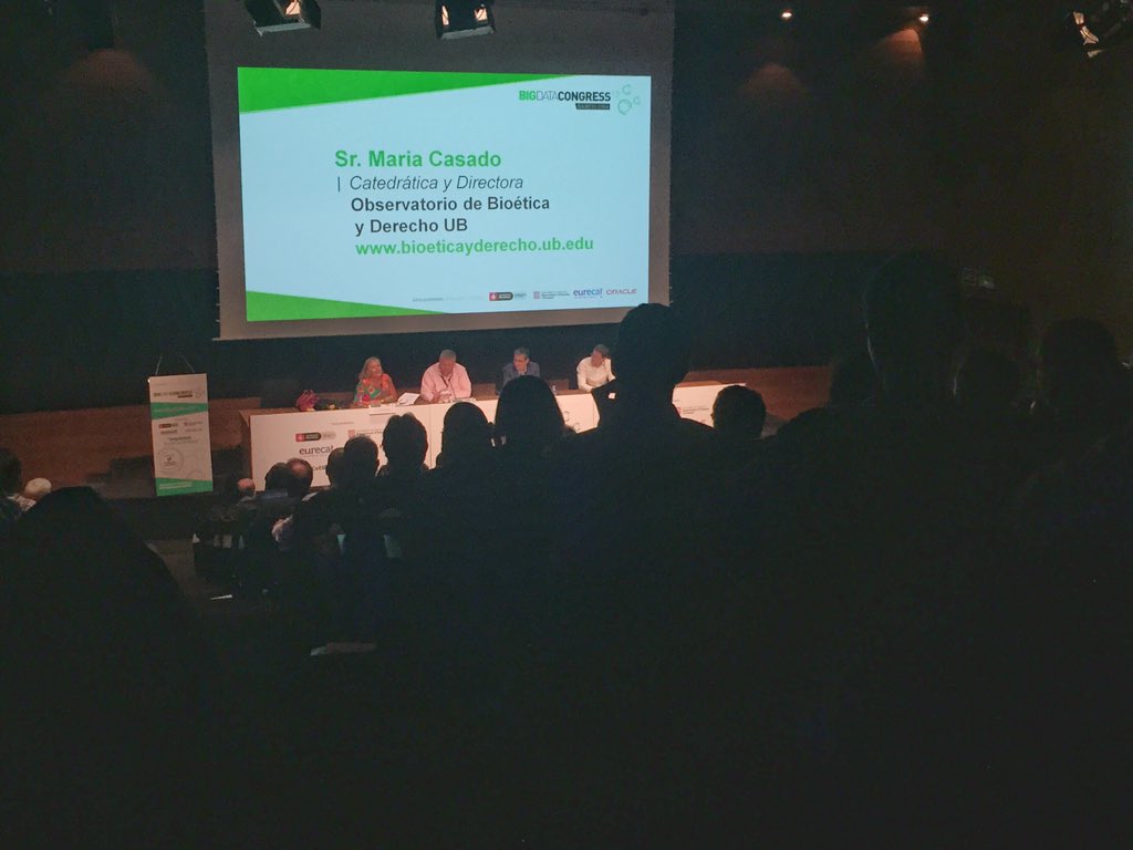 dani_agent's tweet image. Maria Casado: &quot;quien asume la labor de educar sobre datos?&quot; @databeers lo intenta! #coebigdata