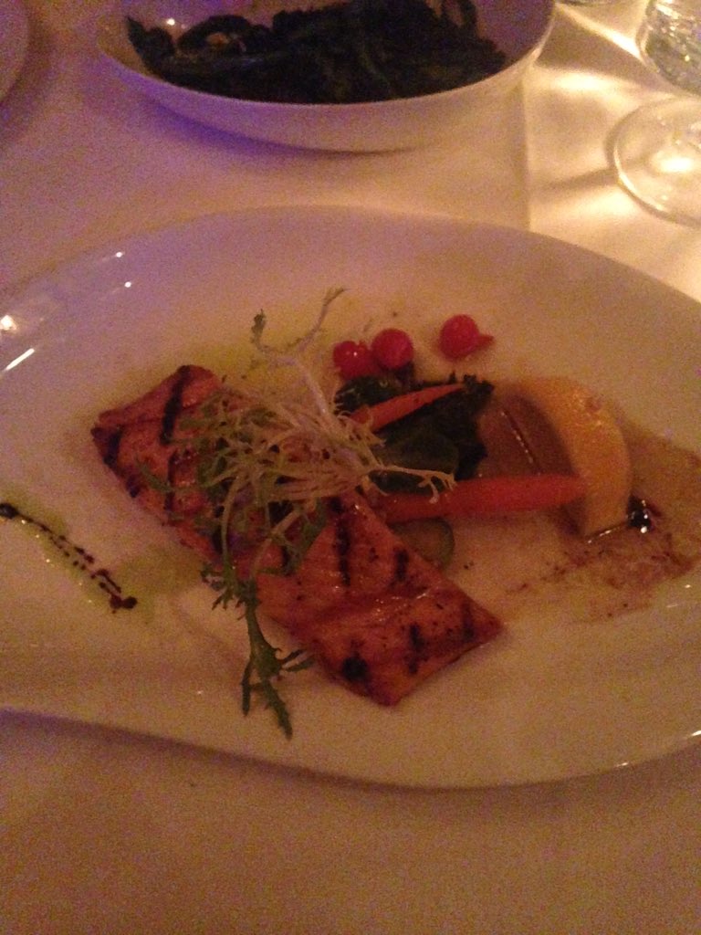 amanda_lauren12's tweet image. Soto Soto Salmon! @Drake #mikeisthebest