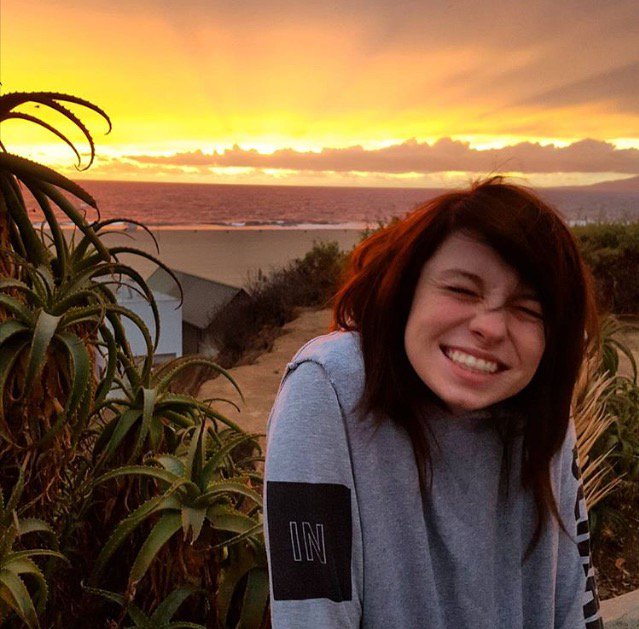 A picture of me yesterday, with the sunset 😍😍 https://t.co/DpsdCw3DxH<a href="/tag/oraempire"class="tags"><span>#oraempire</span></a>