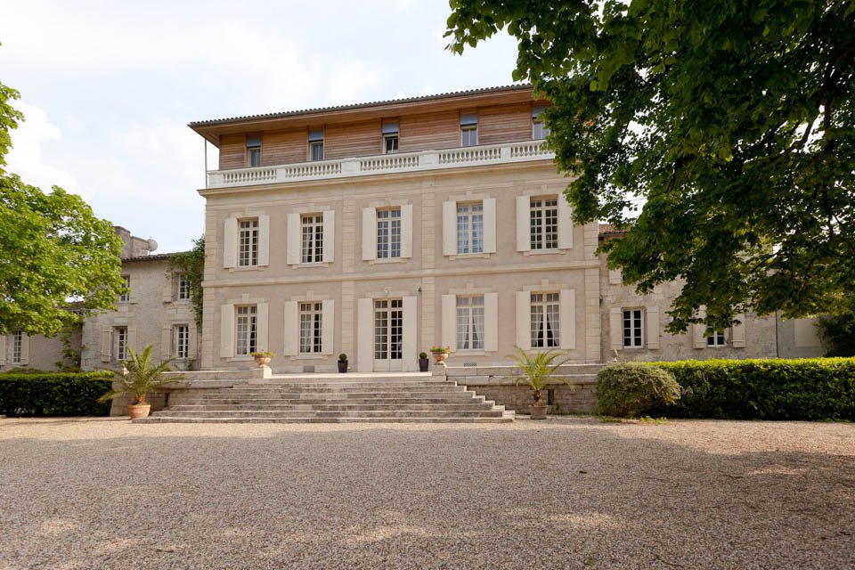 peachperfectwed's tweet photo. Excited to be planning a wedding at this stunning new location next year! #weddingsinfrance https://t.co/XsympkNMxp https://t.co/QeOJAnyjro