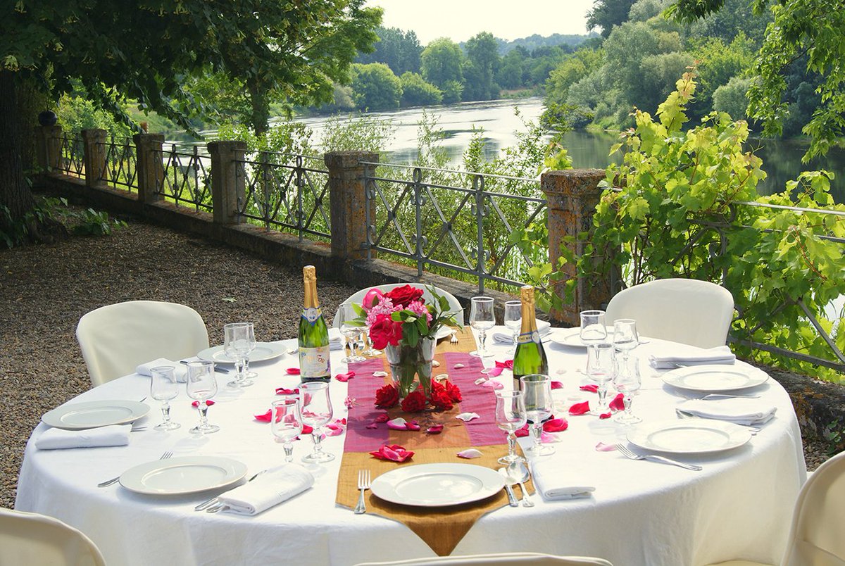 peachperfectwed's tweet photo. Excited to be planning a wedding at this stunning new location next year! #weddingsinfrance https://t.co/XsympkNMxp https://t.co/QeOJAnyjro