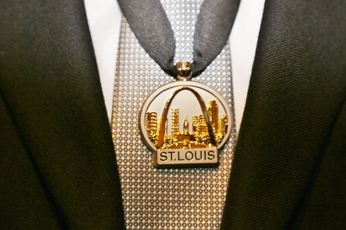 LadueNews's tweet photo. Our photos from Saint Louis Ambassadors' Golden Gala celebrating the #Arch50 are up: https://t.co/Btt6B0pBTj https://t.co/cQEYidAwtf