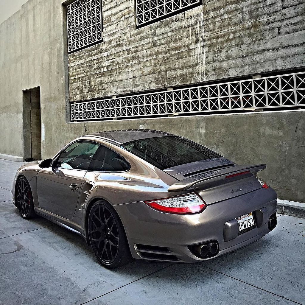 OnlyCarrera's tweet photo. Turbo Tuesday @gmgracing @hre_wheels @giac_tuning #evoauto #evoautocollection #porsche #turbotuesday #turbo #porsch… https://t.co/czfCI6xjxr