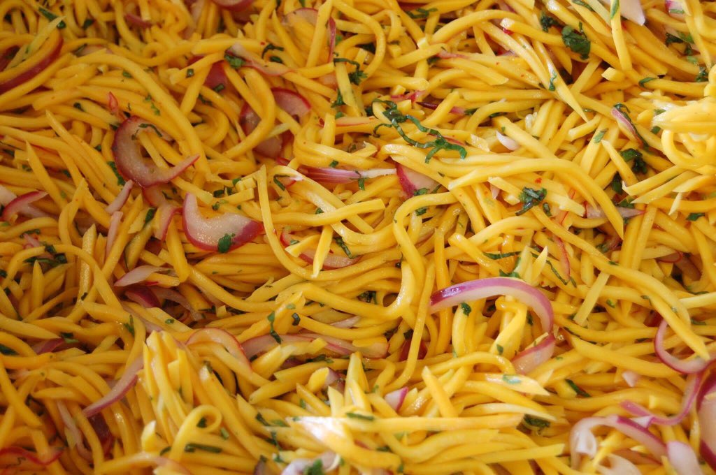 baobrosbar's tweet photo. Mango salad mmmm https://t.co/zNHLUYFb8R