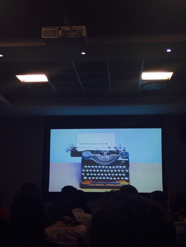 staceychs's tweet photo. Typewriter moments... Bring your audience back. @RichMulholland on visual aids for preso #heavychef https://t.co/Ch5bozGLFB