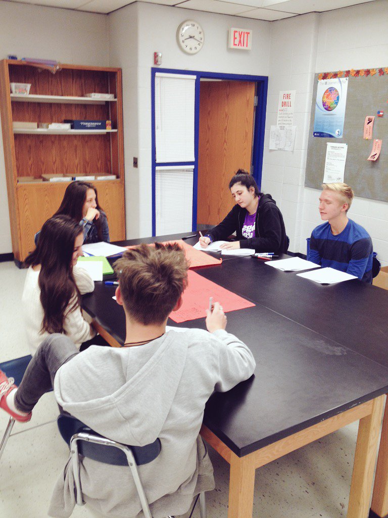 MrJonesIA's tweet image. #visiblethinking #generatesortconnectelaborate #ibess investigating examples of EIA&apos;s