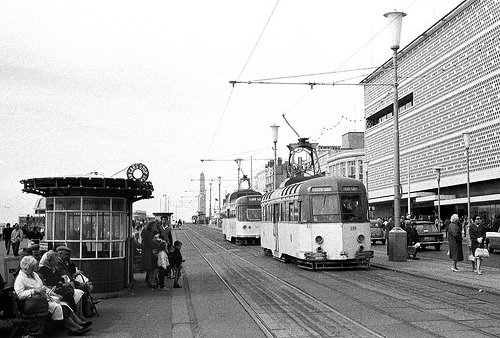 BPLPreservation's tweet image. Blackpool Promenade, circa 1937. #Blackpool #NorthWest #Lancashire