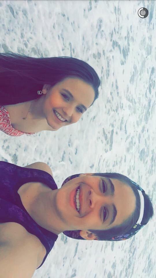 820Lari's tweet photo. De ontem! 7
A Princesa e o Príncipe😍👸👑👫
Que foto mais Linda😱
Se completam..
Amo😍#JoLari
💗@larimanoela💙@joaoguiavila https://t.co/UED7fVcO2V