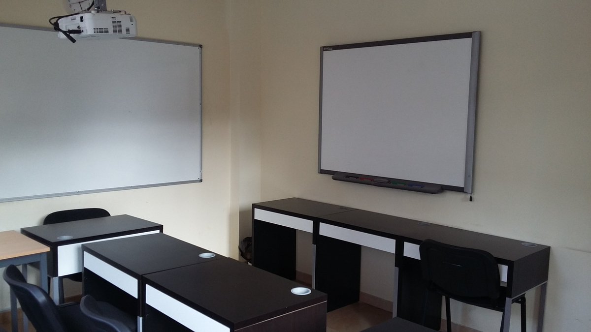 autoe_campus's tweet photo. Campus mejora sus aulas. Si aún no nos conoces, acercate y te informaremos de nuestras ofertas. No lo dejes pasar!!. https://t.co/d1vzAUBIkm