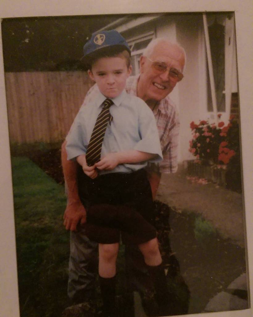 HarryBarnes's tweet photo. Had to say goodbye to my Grandpa today. He's been through an awful lot for nearly eight ye… https://t.co/pVU2wnX7Rs https://t.co/vdhJ6qslRg