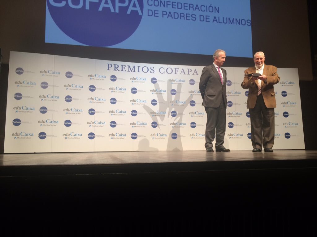 vpetuya's tweet photo. Enhorabuena desde #FAPAE al colegio #ASBIBE de Bilbao por ser uno de los premios @COFAPA_ de este año. @BegoLdeG https://t.co/nYBuyIa6Wy
