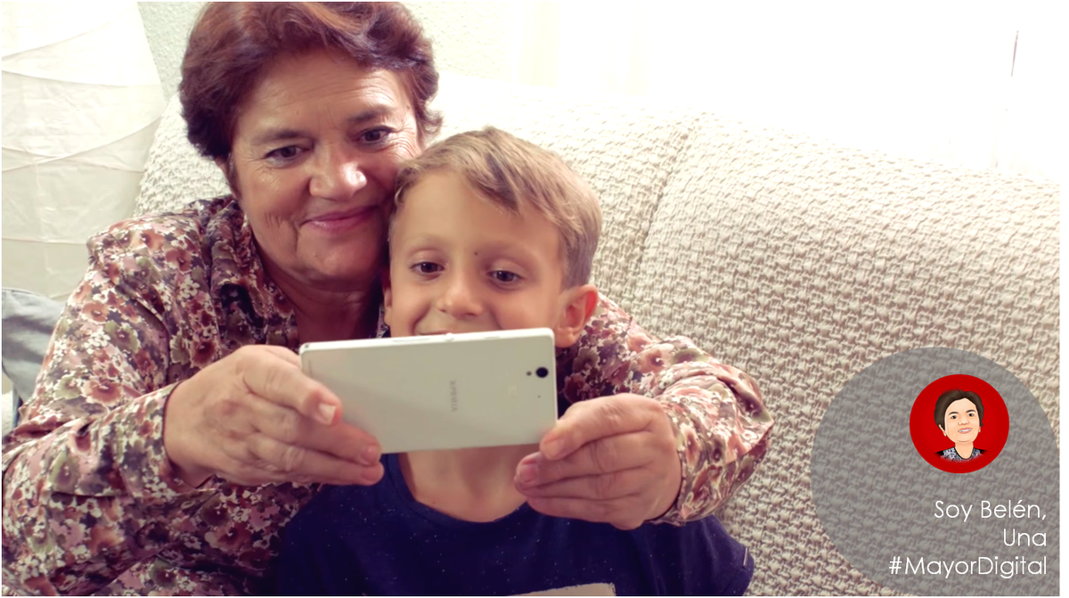 MayorDigital's tweet photo. Ahora con mi smartphone, mi nieto y yo nos la pasamos jugando con el móvil cuando no esta casa.
Belén #MayorDigital https://t.co/sMqNX4MLJX