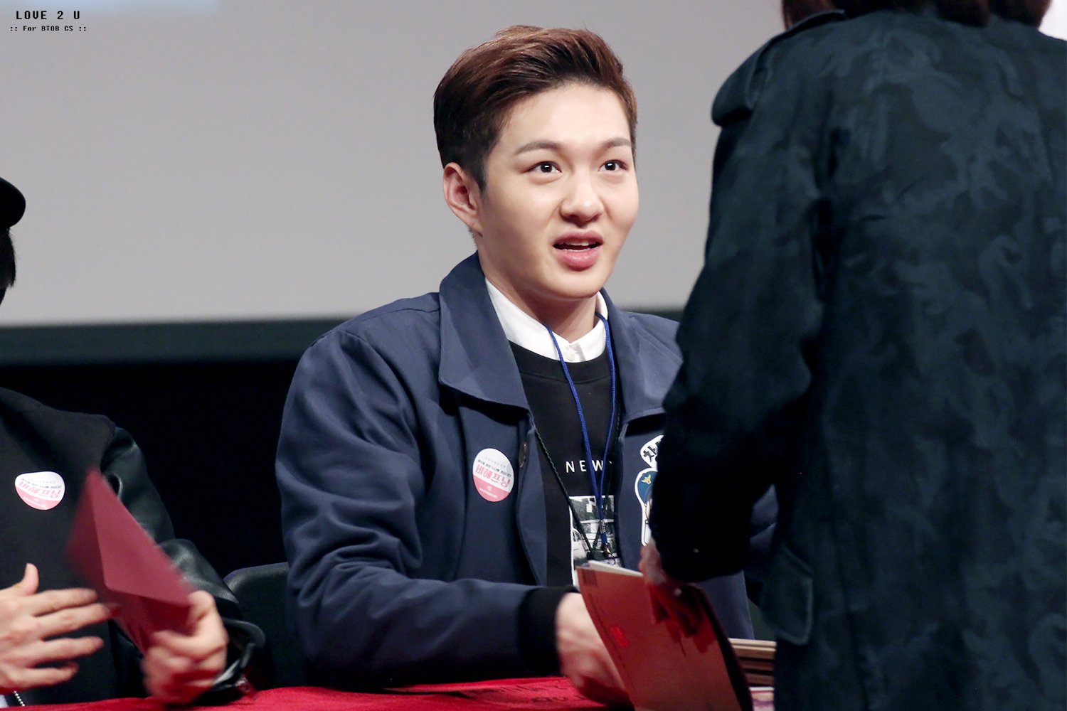 CS53lvWUsAAPEIT.jpg:large