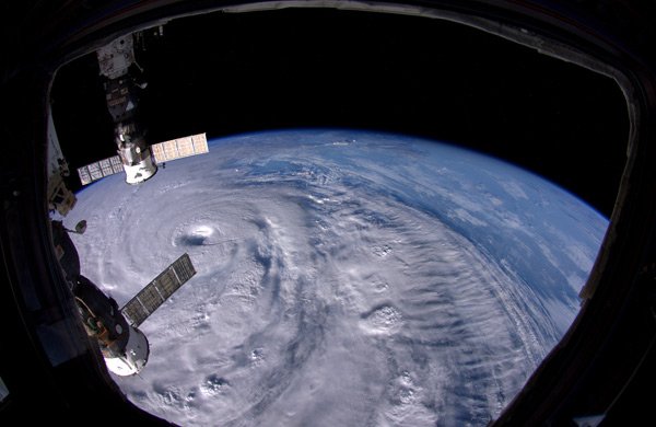 Estação Espacial Internacional completa 15 anos de presença humana corre.io/jskiQI