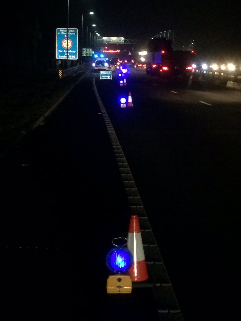 tvprp's tweet photo. Damage only RTC A34 northbound just before the M40,jnc9. Car not movable. Recovery on route. 10min delays. #p0185 https://t.co/KOj8fydQox