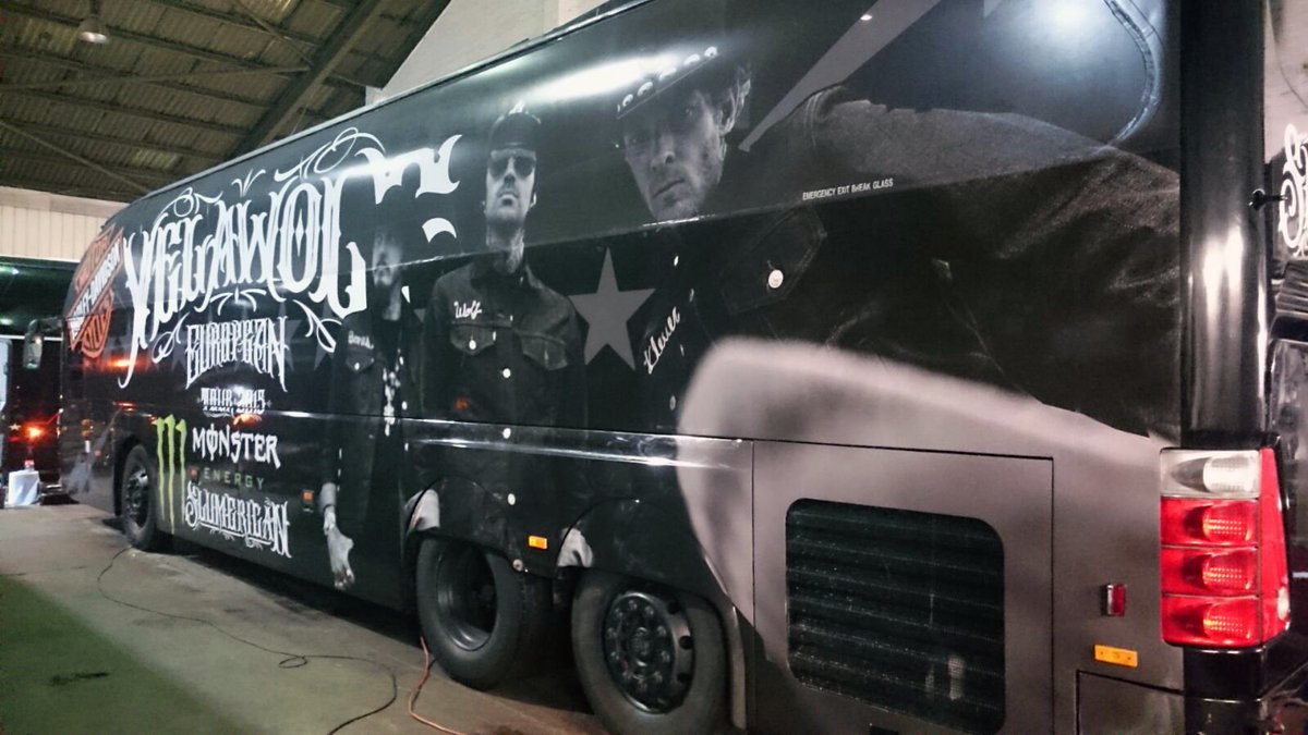 wrapcube's tweet photo. Plenty of @3mwrapsuk vinyl being used wrapping this coach for @YelaWolf upcoming European Tour #Wrapcube #Slumerican https://t.co/NS42HKnhxa