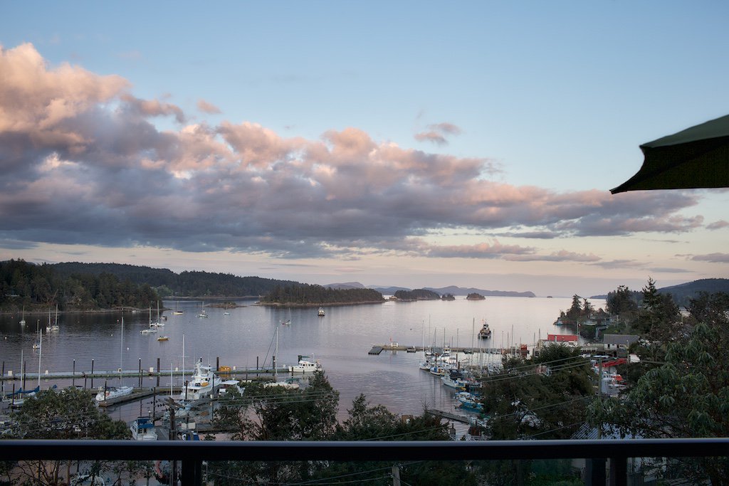 MarinersLoft's tweet photo. November deal: Stay longer, save more #hoteldeals @HelloBC @HelloSaltSpring Save 25% on visits 3 nights or more. https://t.co/pcHKU02JpZ