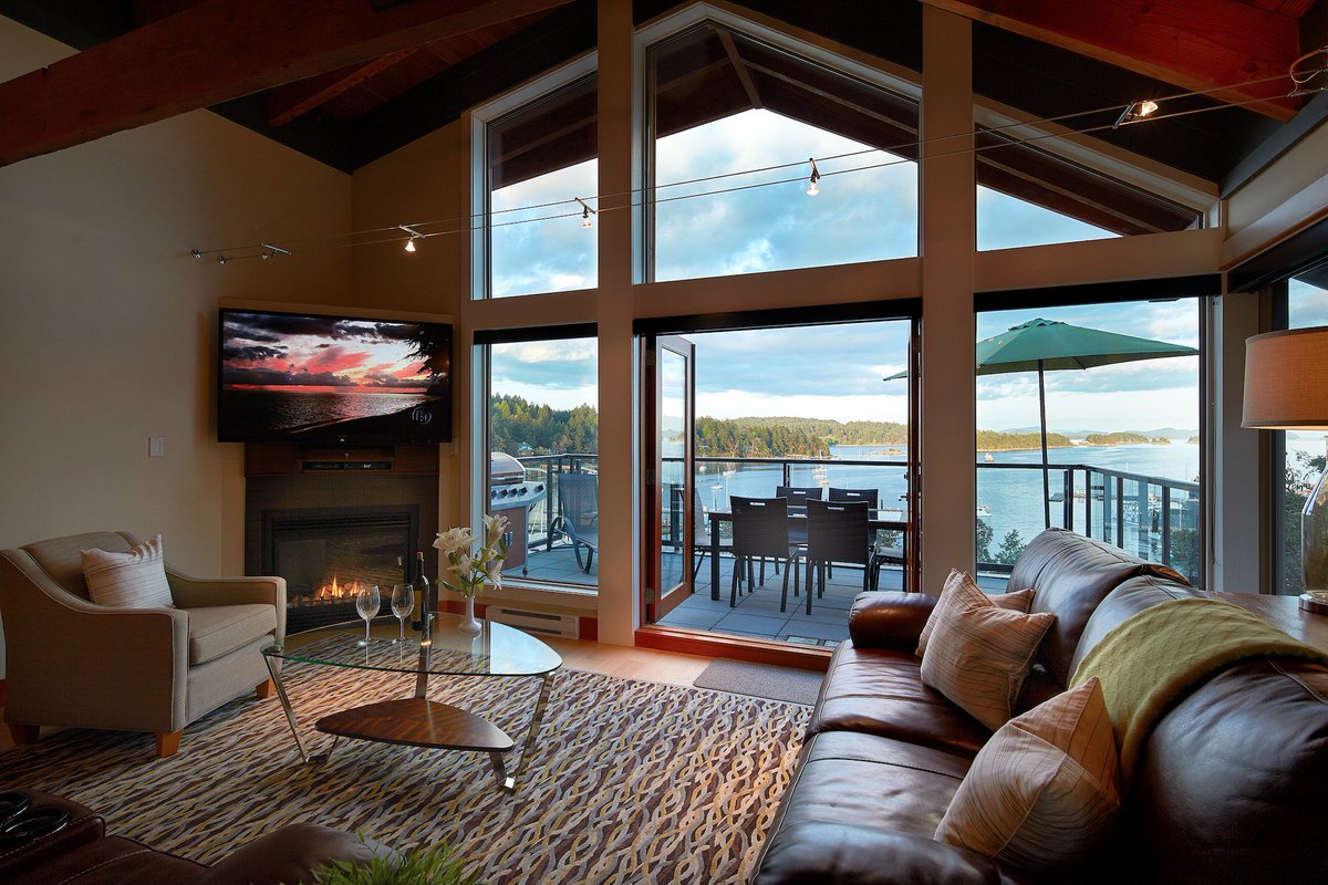 MarinersLoft's tweet photo. November deal: Stay longer, save more #hoteldeals @HelloBC @HelloSaltSpring Save 25% on visits 3 nights or more. https://t.co/pcHKU02JpZ