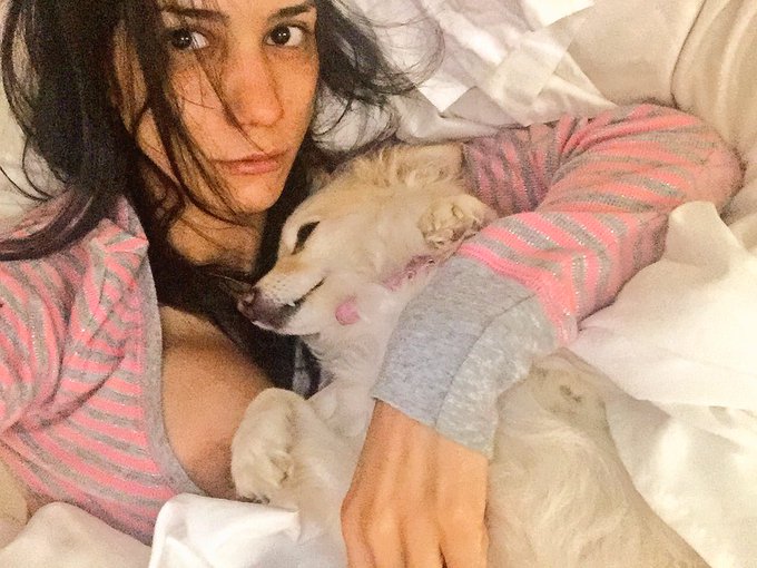 We just woke up....and proud of our bed head. Good morning #teamcyrusxxx 😊❤️🐶 https://t.co/0Xduzz5r6<a href="/tag/teamcyrusxxx"class="tags"><span>#teamcyrusxxx</span></a>