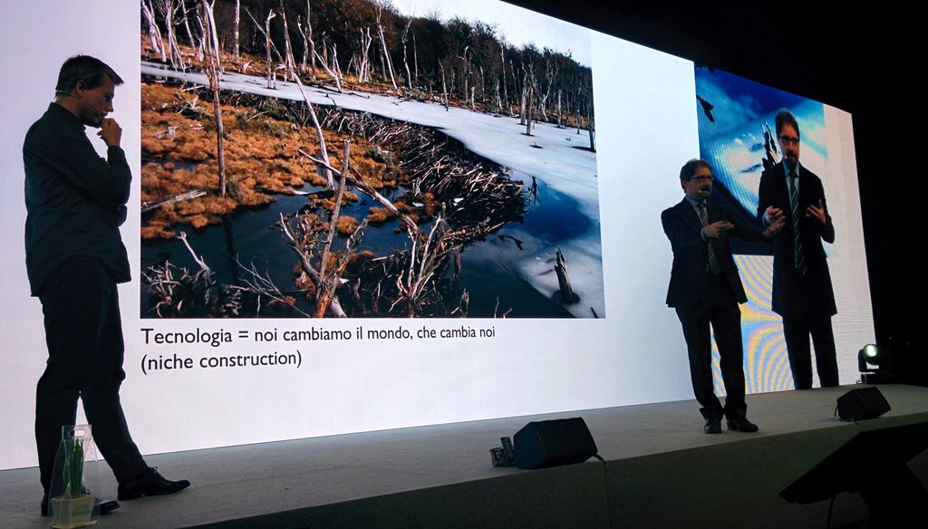 techstationit's tweet photo. Da @HP_Italia si parla anche di #Expo2015 con i creatori dell' #alberodellavita !
#Future2015 @Expo2015Milano https://t.co/zVrh7mW1j3