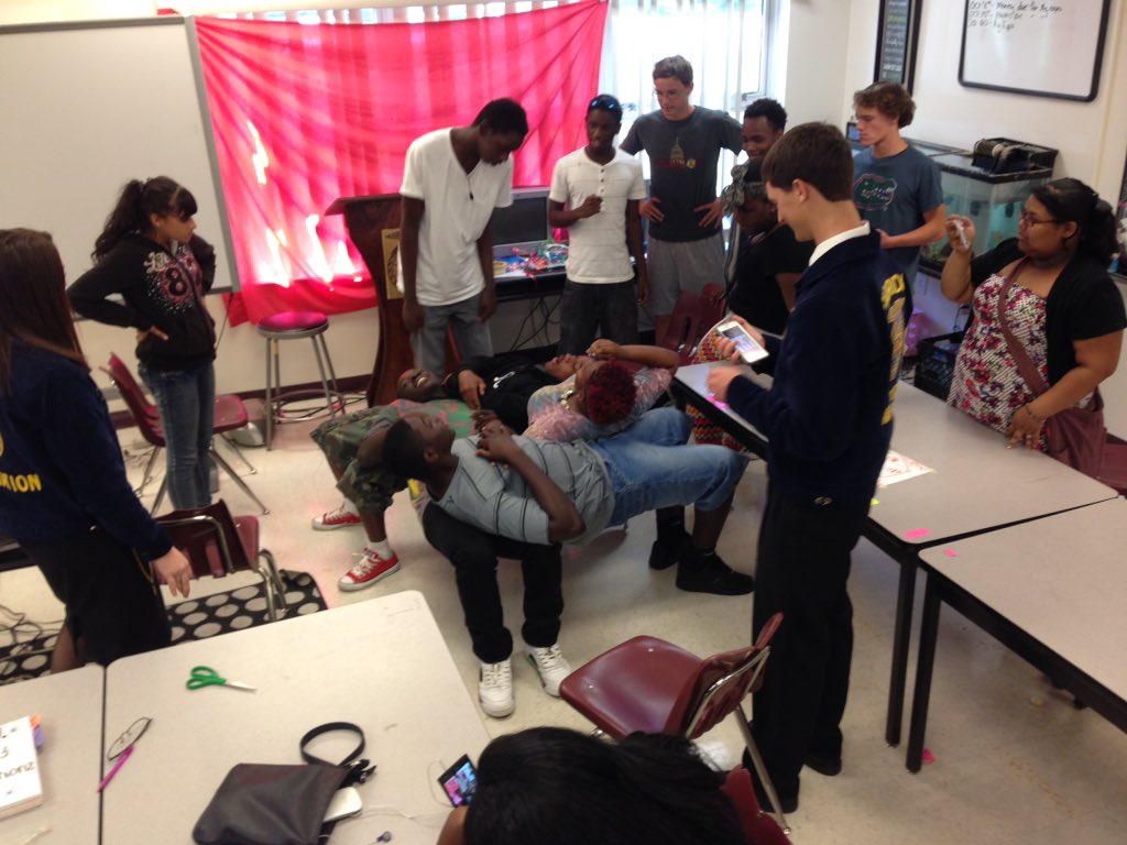 agteacherlife's tweet photo. Learning about teamwork with @floridaffa #middletonstem @HCPSCTE @MiddletonSTEM https://t.co/Sd8nhuOvCM