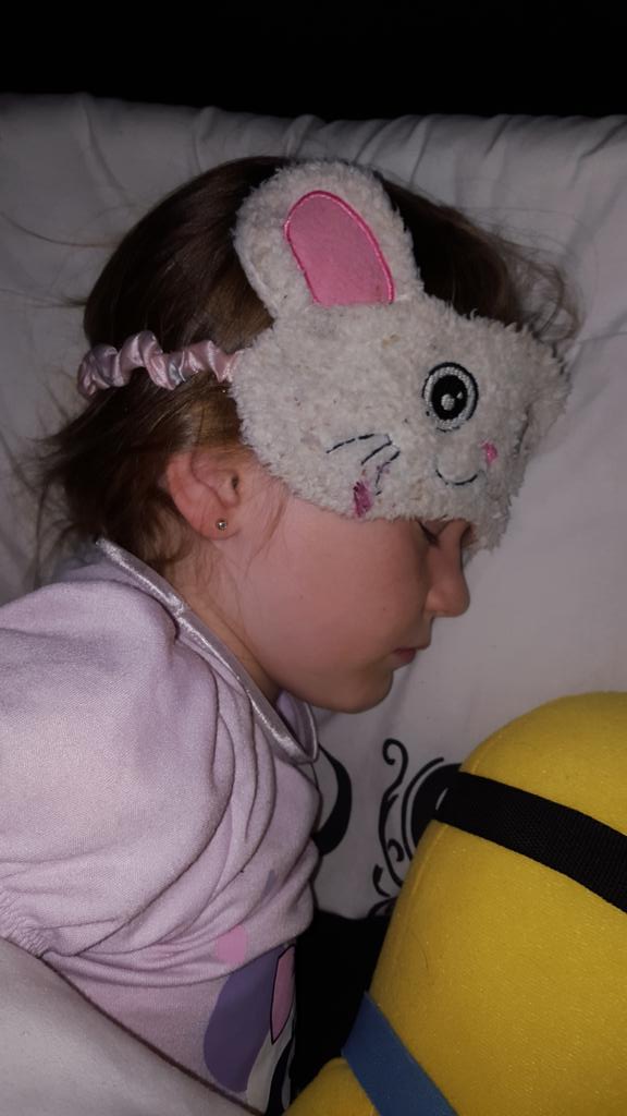 louises15's tweet photo. Beauty of a neice sleeping https://t.co/liSiw2Otvk