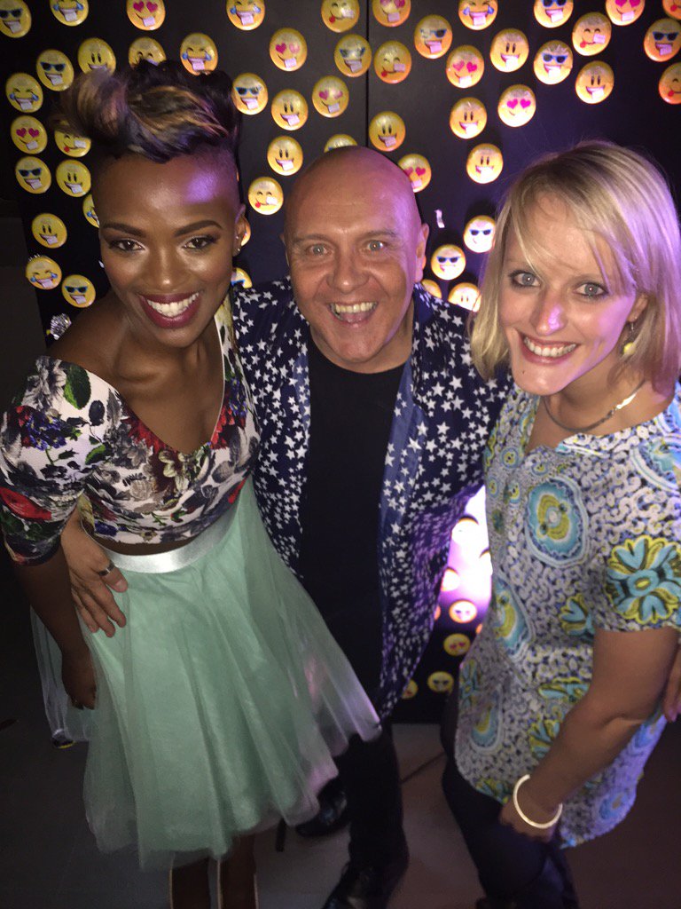 JacsLoubser's tweet photo. Hello famous @LindtSA @GreggDunn4 @Fixsacious #LindtHelloFix https://t.co/Ip1kzIRVHY