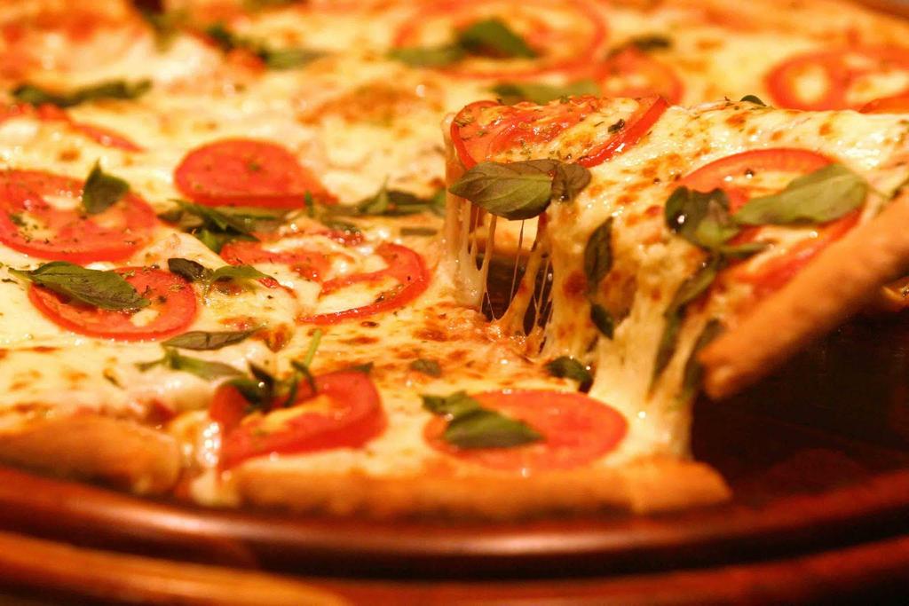 GanaCenas's tweet photo. GANÁ PIZZA LIBRE PARA MAÑANA MIÉRCOLES 4! PARA VOS Y TODOS TUS AMIGOS! ADEMÁS 2X1 EN TRAGOS! SEGUÍNOS Y HACÉ RT! https://t.co/XtPJOBANjj