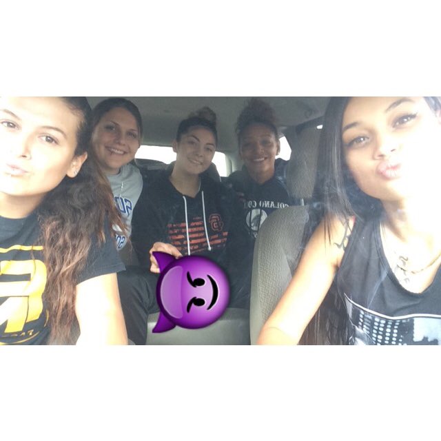 bschlattman's tweet photo. ✊🏼💯💖 @ac_baanga @smokeuhhontas @steph_taayy #phyphy https://t.co/0s8c5WUUzW