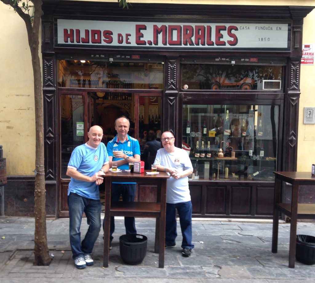 howard_burr's tweet photo. Great day out in Sevilla now for the match, come on City 👕⚽️ @ReddishBlues @mcfcsupportersc @MCFC https://t.co/TIazupXFYq