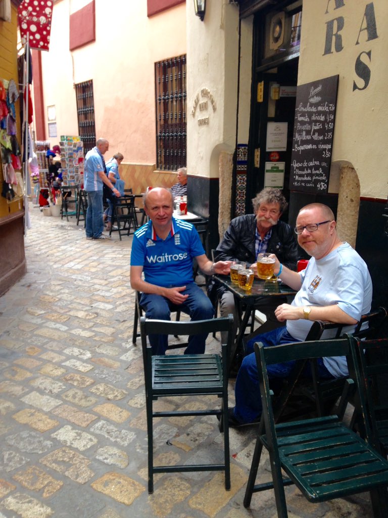 howard_burr's tweet photo. Great day out in Sevilla now for the match, come on City 👕⚽️ @ReddishBlues @mcfcsupportersc @MCFC https://t.co/TIazupXFYq