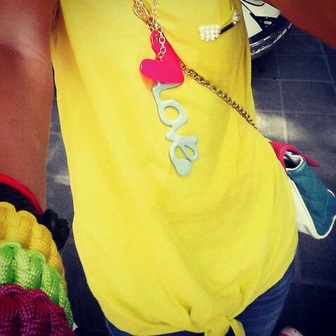 ModaOrigen's tweet photo. Con los accesorios, dale color a tus días. Collar de @veroorahn en #ModaOrigen #laexclusividadhechaamano https://t.co/r1vchH1fch