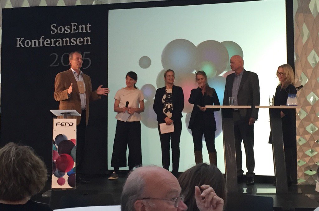 BydelGamleOslo's tweet photo. Områdeløft Tøyen er på plass! RT @Monsterbedrift: Sosiale innovatører må møtes og samarbeide! @FerdOwner #sosent2015 https://t.co/Ziqk2fHjFL