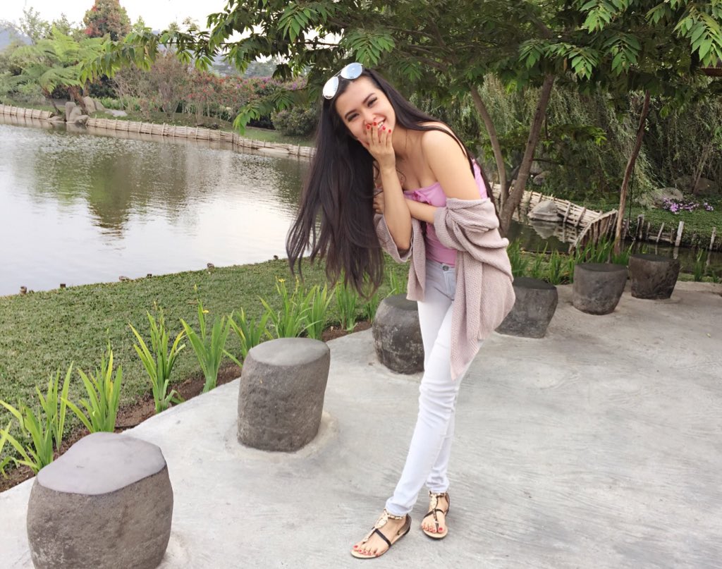 Maria_Vaniaa's tweet photo. Perfect day, wish u all could join 🌳 https://t.co/nQqSgLW6cL