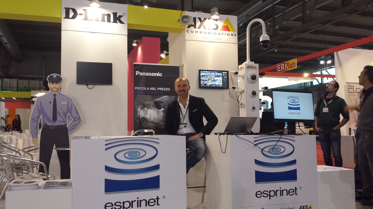 DigitalicMag's tweet image. Gli amici di @Esprinet_Ita al Village Digitalic @SICUREZZA2015 #digiIOT @VValleyItalia