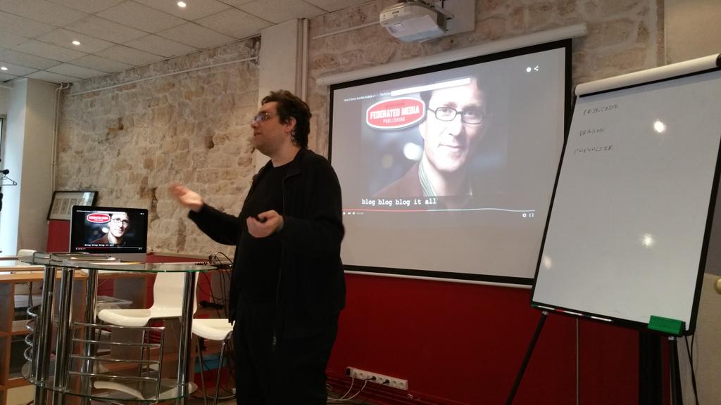 DojoGroupFR's tweet photo. Séance publique #openacceleration @DojoBoost @ClubStartups #storypitch #dojocanvas startups https://t.co/bHLvitPkVS