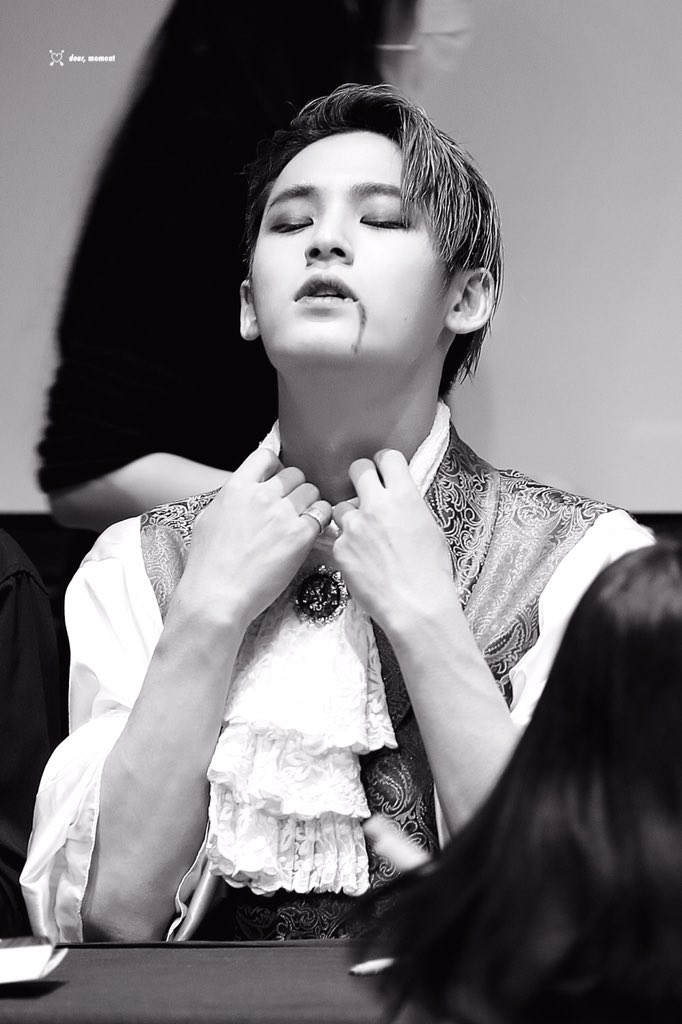 yodalbino's tweet photo. RT _dearmoment97: 나 주그라고..222 ...아...정말..🙊 
https://t.co/6bgFFqlNm5 
https://t.co/iDlM91d7RJ 
#민규 #세븐틴 pledis_17 https://t.co/eFmgWbI4vW