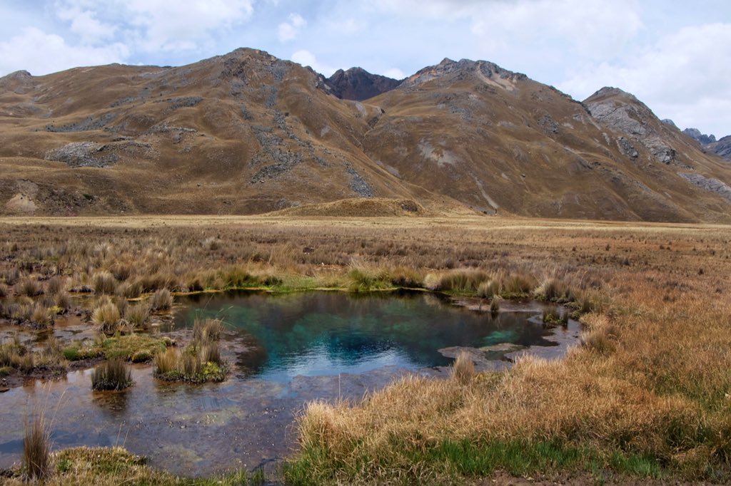 justHityou's tweet photo. two of many reasons why i suggested not to miss huaraz on your visit to peru. #perutips https://t.co/WNqCX505k9