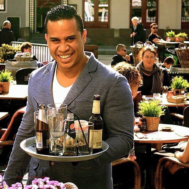 "Ons" Ray heeft gewonnen, hij is officieel: dé nr. 1 #Barhunk van Zeeland.
babehunk.missethoreca.nl/winnaars/hunks