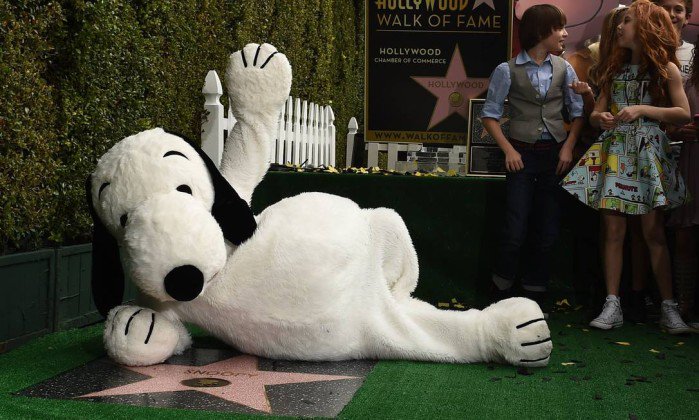 JornalOGlobo's tweet photo. Snoopy ganha estrela na Calçada da Fama de Hollywood. https://t.co/qsHd2EhAFk https://t.co/eHMCyxqbIp