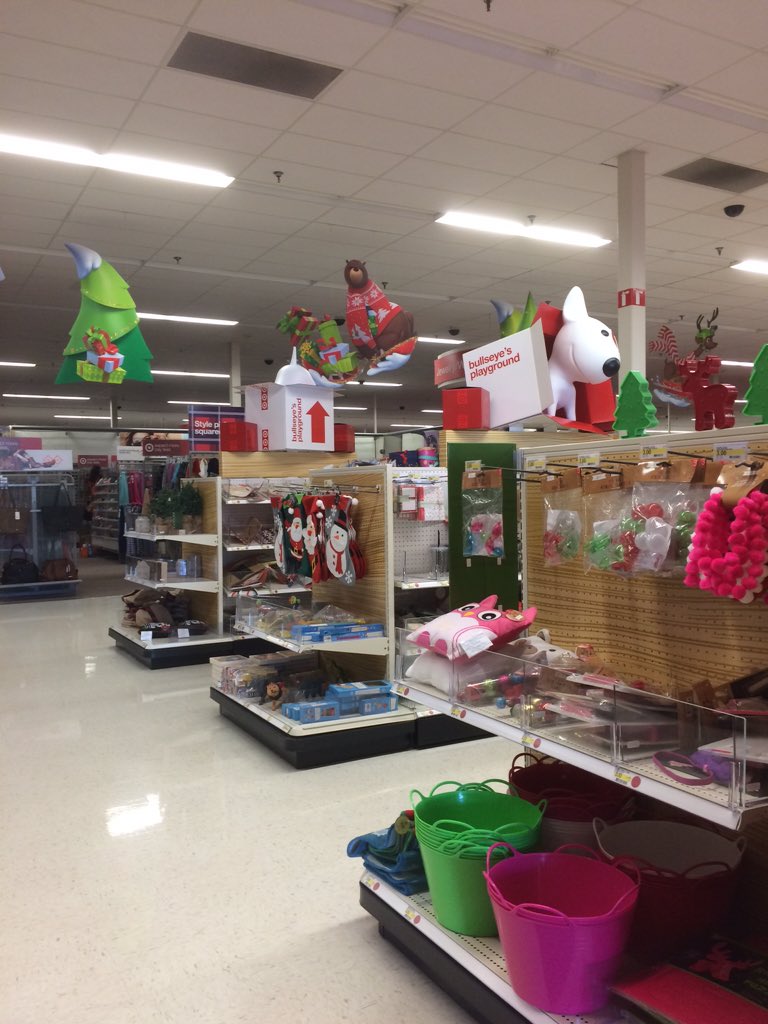 dable885's tweet photo. The playground is open at 808!@rankin_logan #D128ownsQ4 https://t.co/mkBBtLY1AV