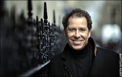 Happy 54th birthday to David Armstrong-Jones, Viscount Linley! He is the son of Princess Margaret & 18th in line. 