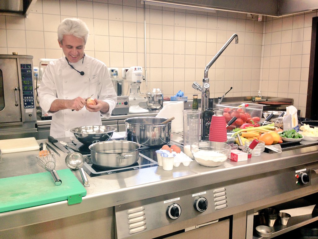 Food2T's tweet photo. Tempo di #corsidicucina oggi a @palRoccabruna per il #piaceredelgusto con #chef #DaniloAnge grazie @AdImpresa https://t.co/YYkITMjcgk