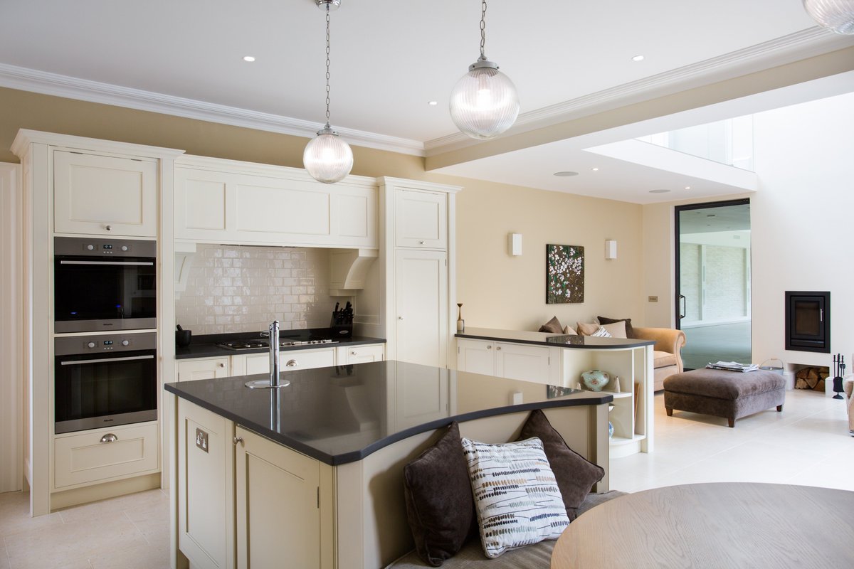 TreemarkK's tweet photo. Just completed a #handmadekitchen painted in farrow and ball colours with stone tops https://t.co/dyaIzdRsui