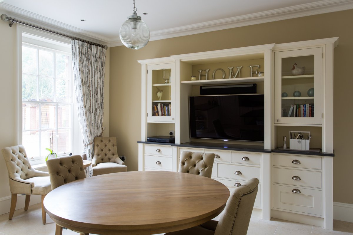 TreemarkK's tweet photo. Just completed a #handmadekitchen painted in farrow and ball colours with stone tops https://t.co/dyaIzdRsui