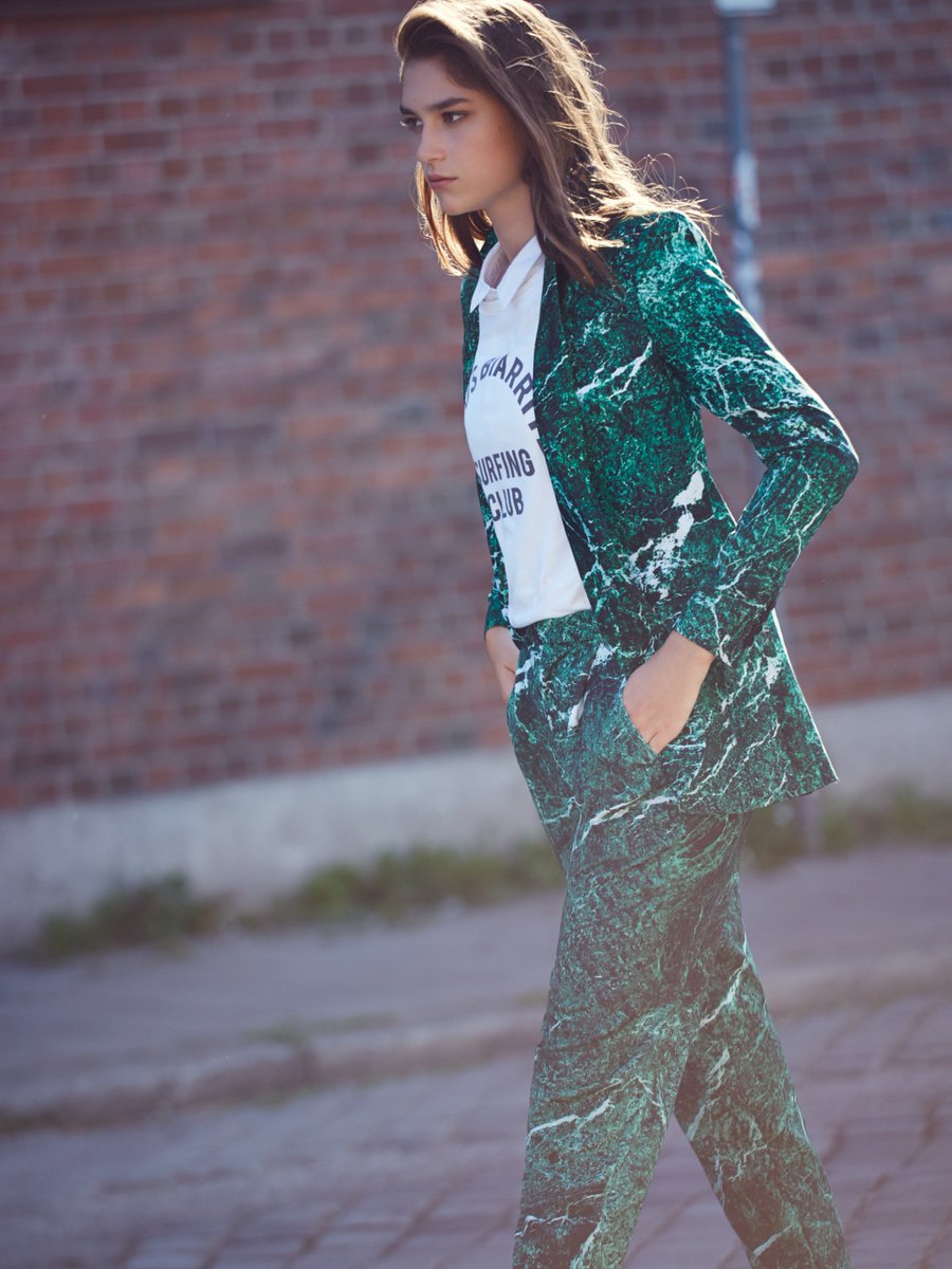 eachotherparis's tweet photo. A great shot of our #FW15 suit in this month's #MileMagazine styled by Amy Brennan shot by Frank Widemann https://t.co/LEEbdi9RHk
