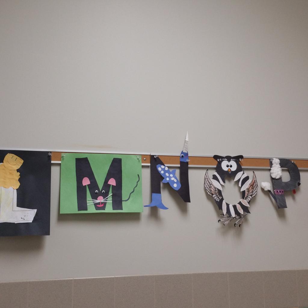 jthompson5109's tweet photo. Halloween letters in Kindergarten. Exciting stuff! #jespride https://t.co/dgUzAaOiSk