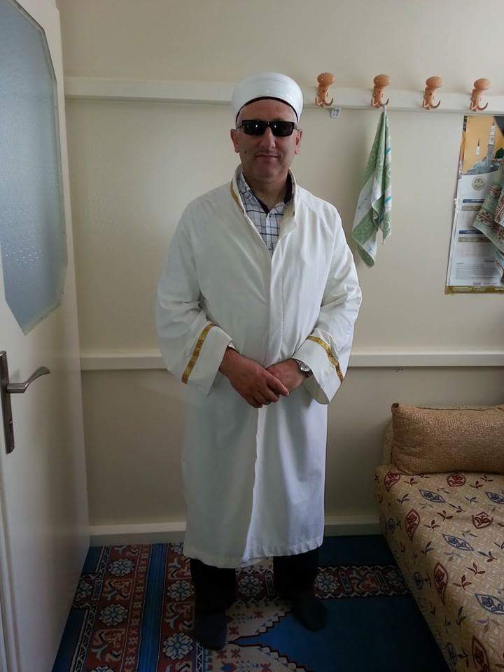 İmamda karizmaya bak