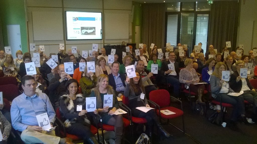 Voorzie's tweet photo. En daar is de foto π· vanaf het podium #hrmlive #voorzie https://t.co/S3z1vgqfGs